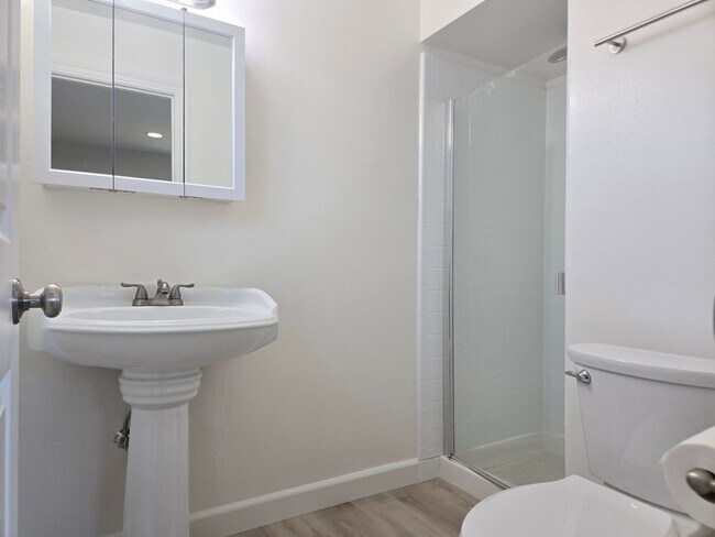 Building Photo - Renovated and Remodeled, New Driveway, New...