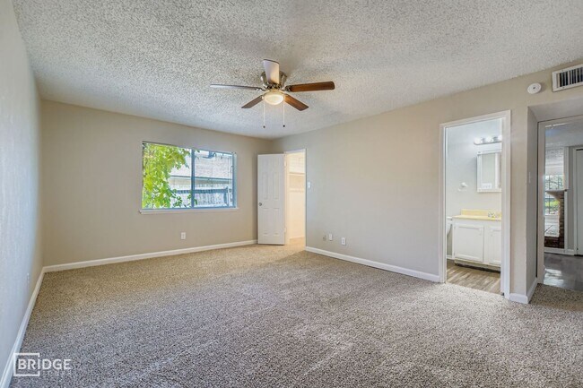 Building Photo - 9117 Fairmont Cir