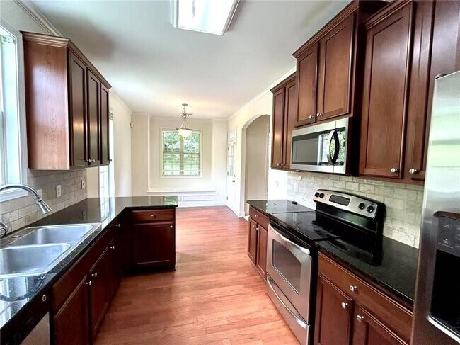 Building Photo - 468 Commons Park Ln