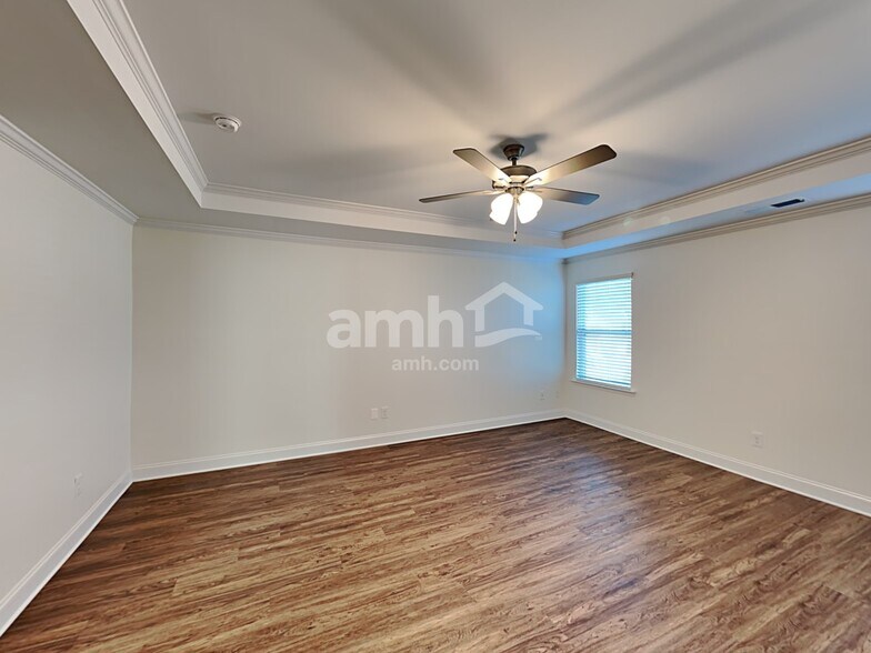 Building Photo - 2134 Laurel Vlg Cir