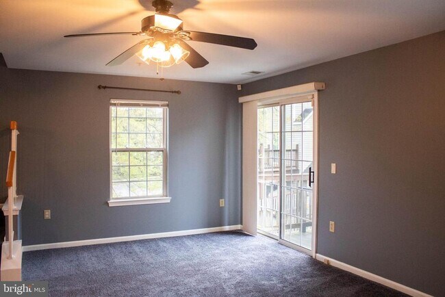 Building Photo - 2095 Pawlet Dr