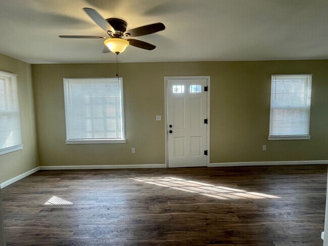 Building Photo - 110 S Rosewood