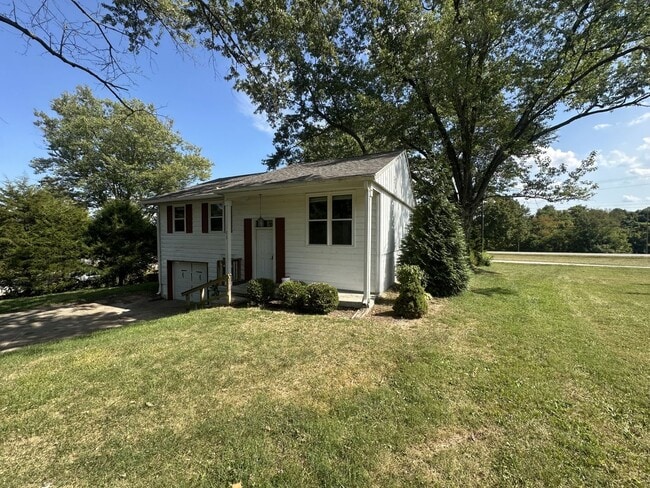 Building Photo - Bi-Level House for Rent in Ellettsville, IN