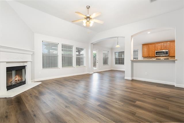 Building Photo - 14716 Lone Spring Dr