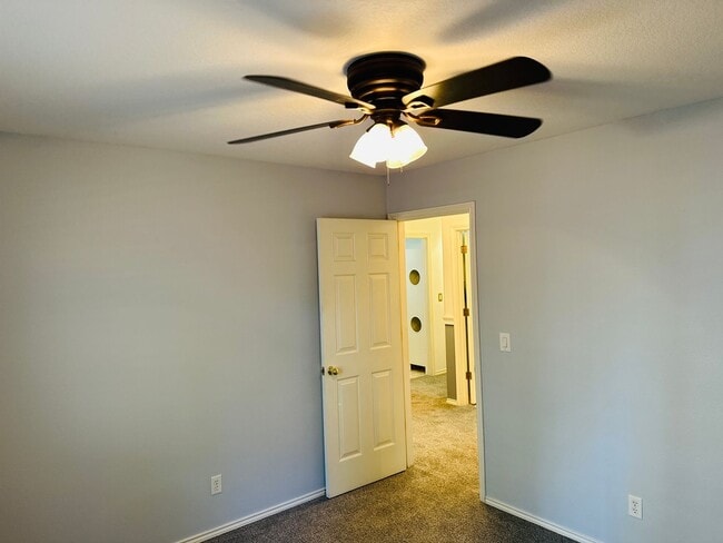 Building Photo - Charming Cascade Park One Level Home