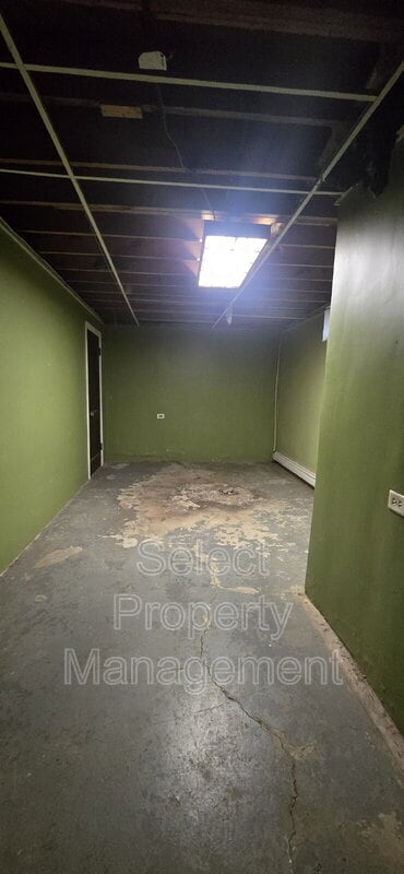 Building Photo - 7610 W Jefferson Blvd