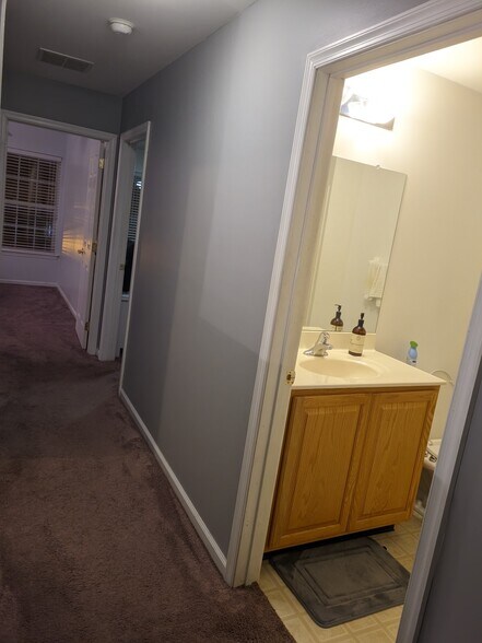 Building Photo - 243 Brookfield Dr