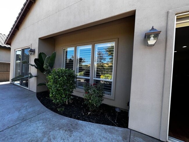 Building Photo - Spacious 3BR, 2BA with Solar and Modern Up...