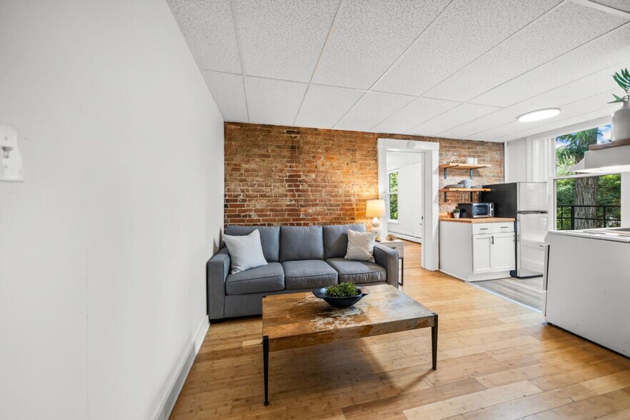 Building Photo - 242 Mccormick Pl