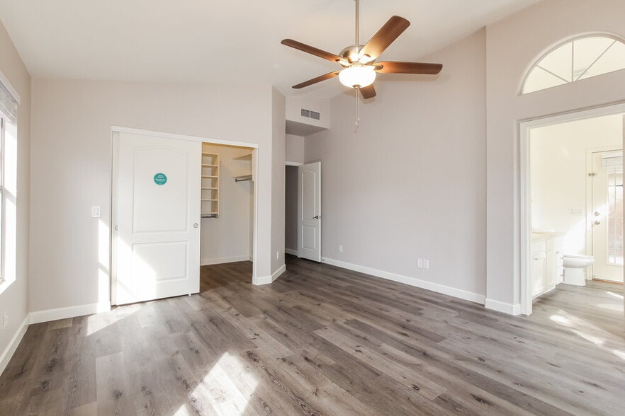 Building Photo - 15285 W Melissa Ln