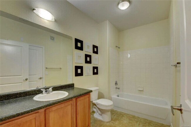 Building Photo - Park Hill 2 Bedroom 2 Bath Condo