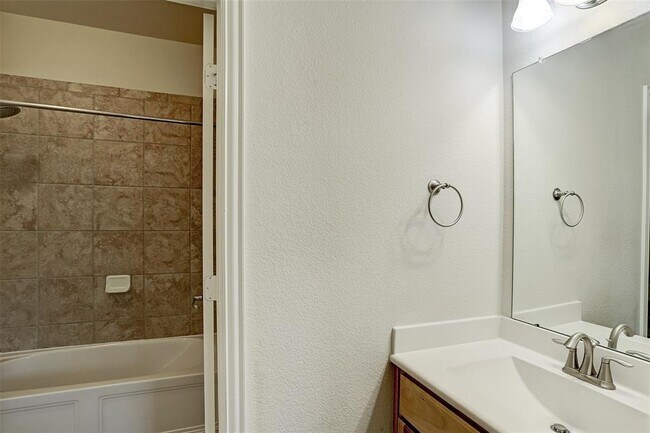 Building Photo - 24131 McKinzie Ridge Dr