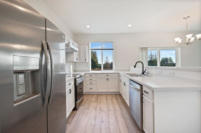 Building Photo - Like-New Tumwater Hill Home with A/C - 3 beds, 2.5 baths