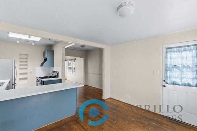 Building Photo - 5425 Adams Ave