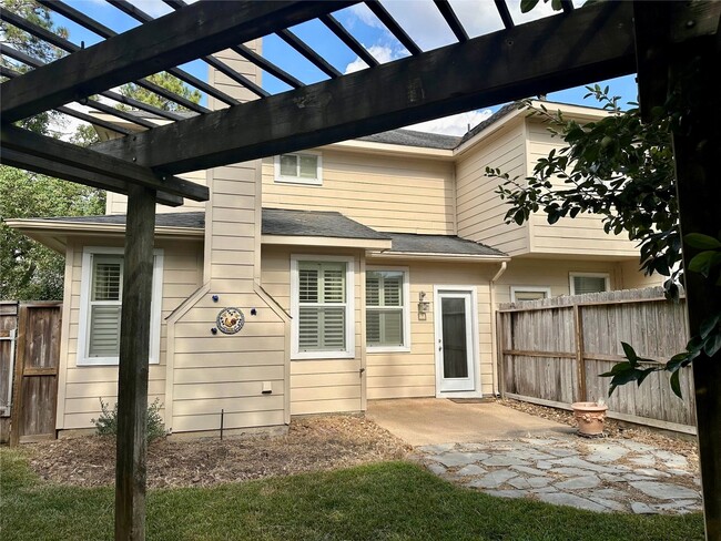 Building Photo - 13559 Fawn Lily Dr