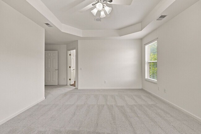 Building Photo - 605 Brelan Ct