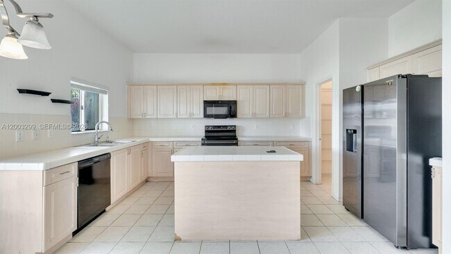 Building Photo - 1916 SE 23rd Ave