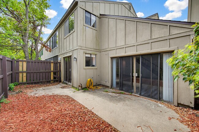 Building Photo - 7 Autumnwood Trail