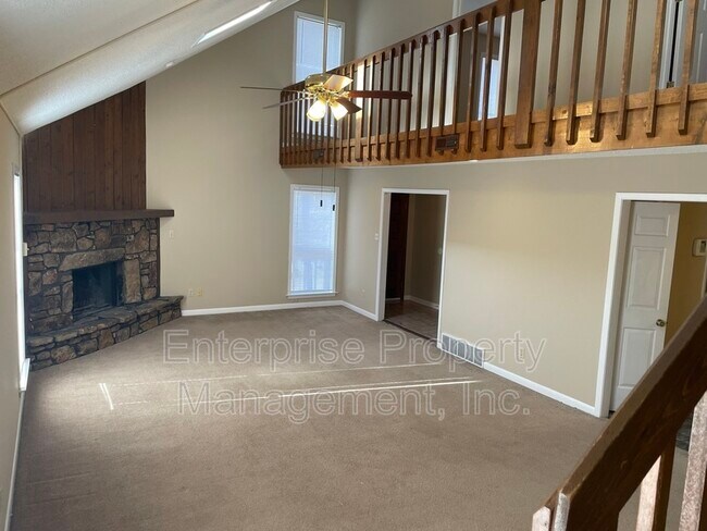 Building Photo - 384 Sherburne Cove