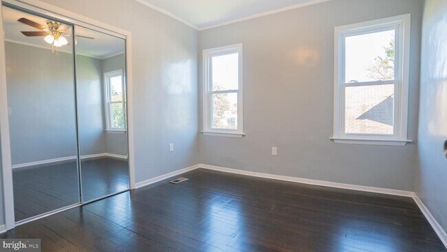 Building Photo - 113 Elm Ave