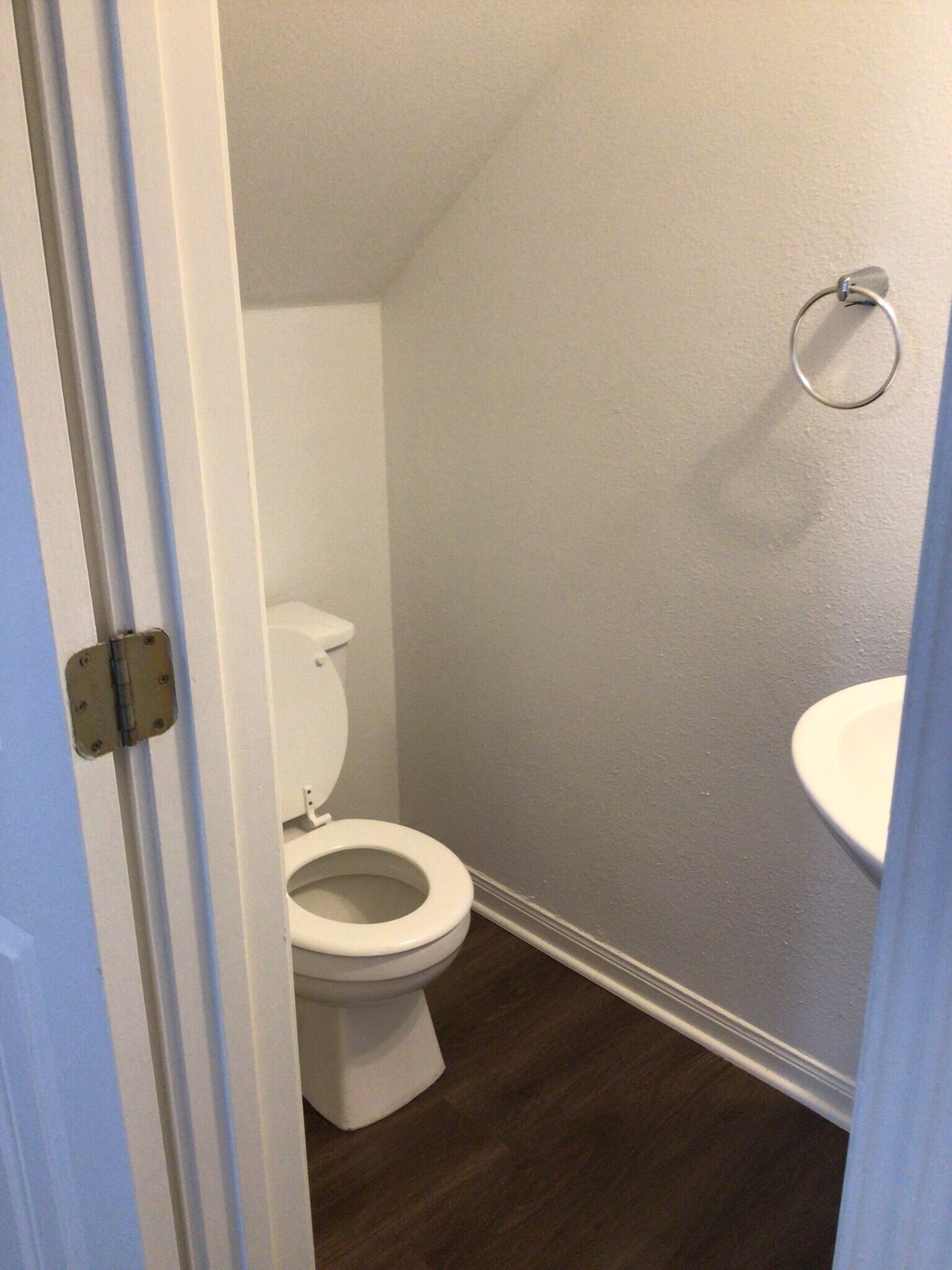 Half bath - 2913 Whisper Oaks Ln