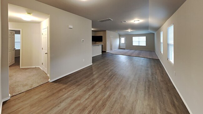 Building Photo - A Very Nice 3 Bedroom 2 Bath Home in Yukon Schools