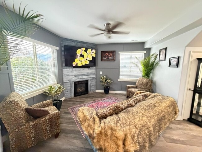 Building Photo - 6929 S Vlg Hvn Dr