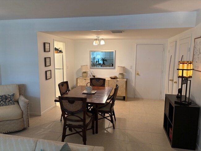 Building Photo - 2600 N Flagler Dr