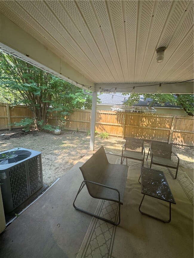 Building Photo - 462 Mimosa Ln