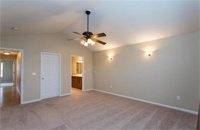 Building Photo - 123 Lyle Curtis Cir