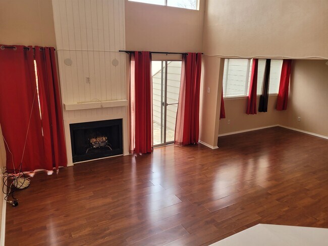 Building Photo - 306 Out Yonder