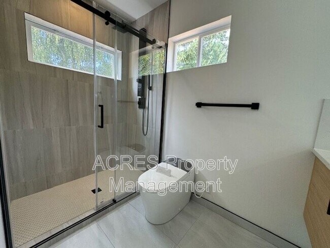 Building Photo - 9423 36th Ave SW