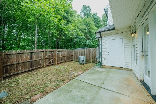 Building Photo - 8 Hydrangea Ct