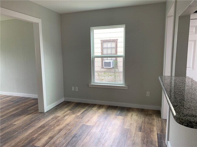 Building Photo - 610 Caddo St