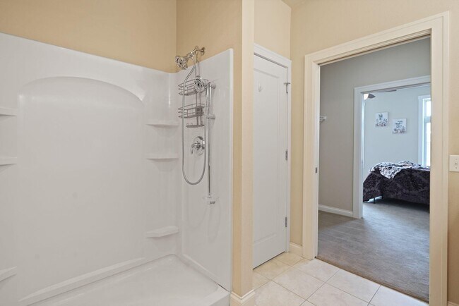 Building Photo - 141 Main St