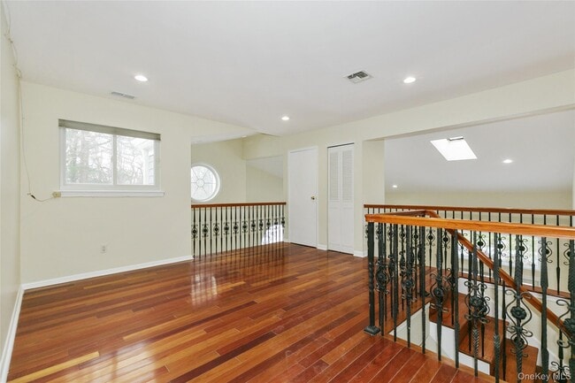 Building Photo - 1 Tiffany Cir