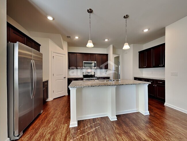 Building Photo - 321 Crabapple Cir