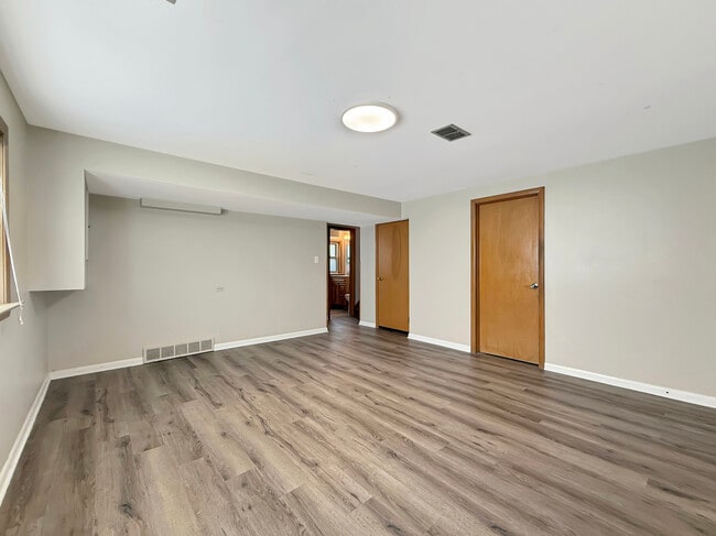 Building Photo - 207 S Illinois Dr