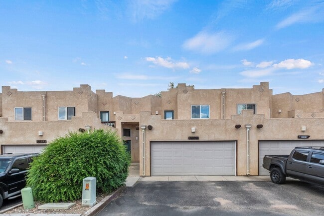 Building Photo - 4109 Sunny Vista Heights