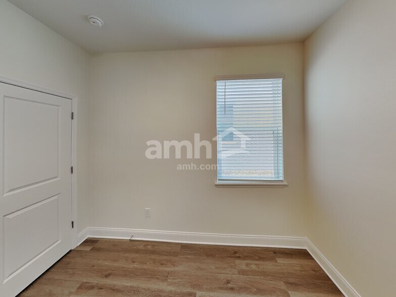 Building Photo - 972 Grafton Ridge Dr