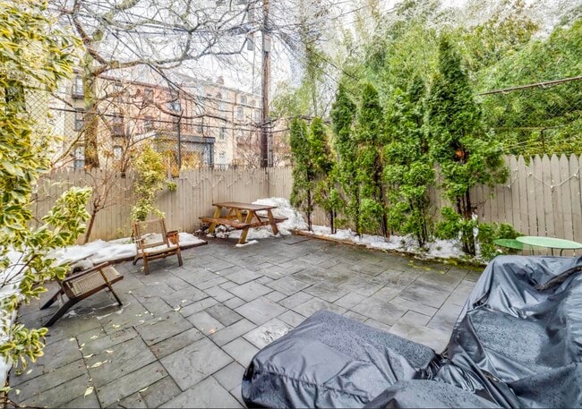 Building Photo - 226 1st St