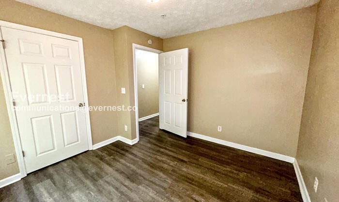 Building Photo - 3203 Fairington Ridge Cir