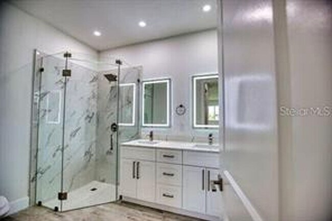 Building Photo - ANNUAL UNFURNISHED RENTAL located in Burnt...