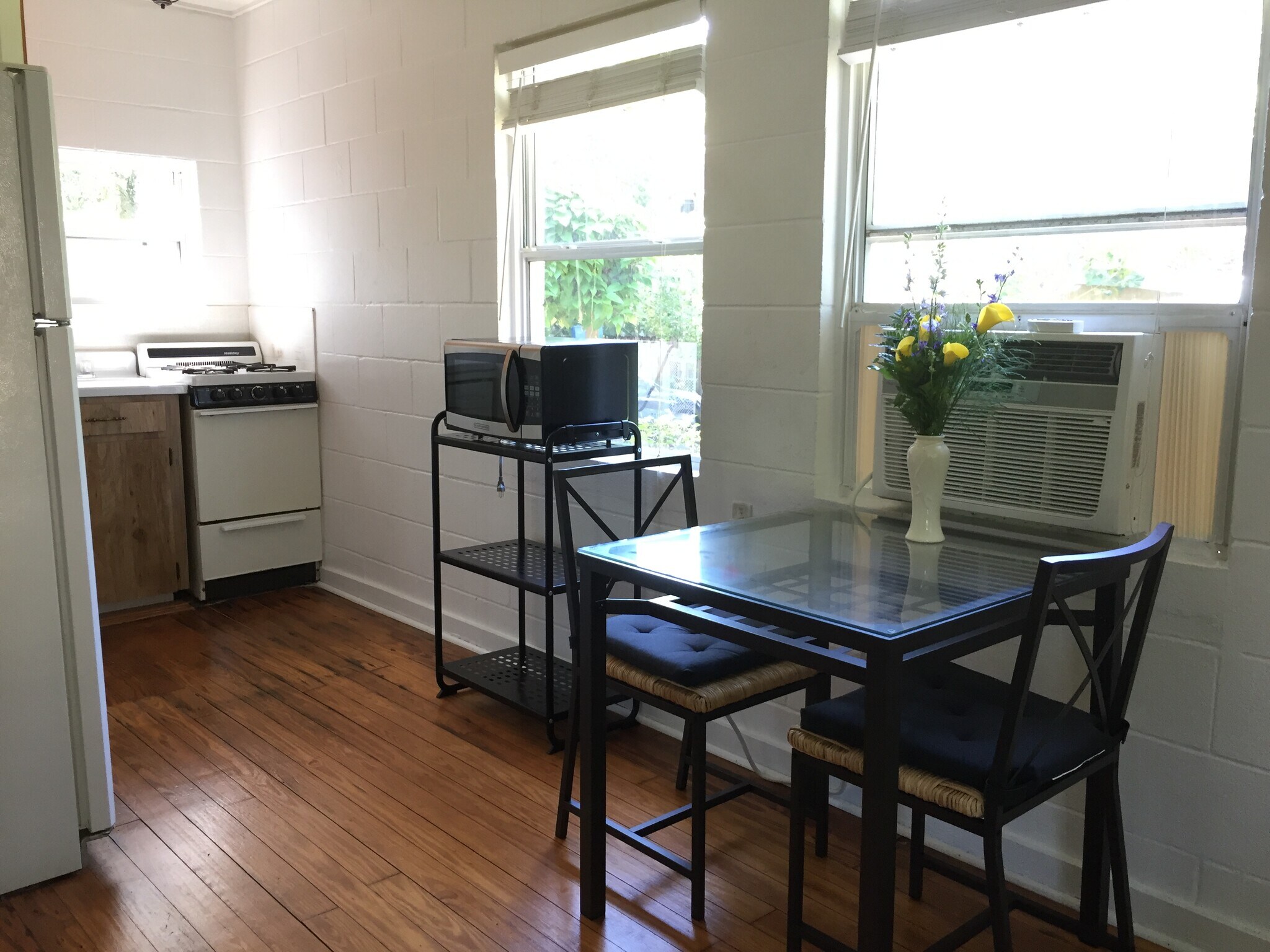 Building Photo - 236 W Michigan Ave