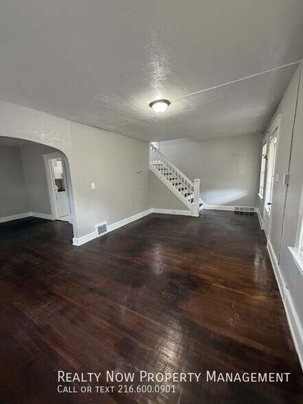 Building Photo - 3348 W 100th St