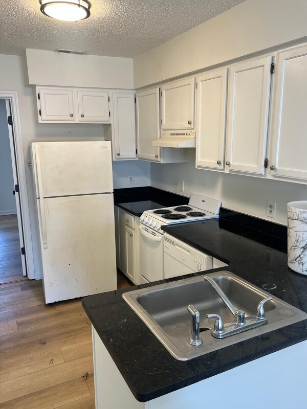 Building Photo - 2100 S Ocean Blvd