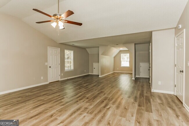 Building Photo - 3943 S River Ln