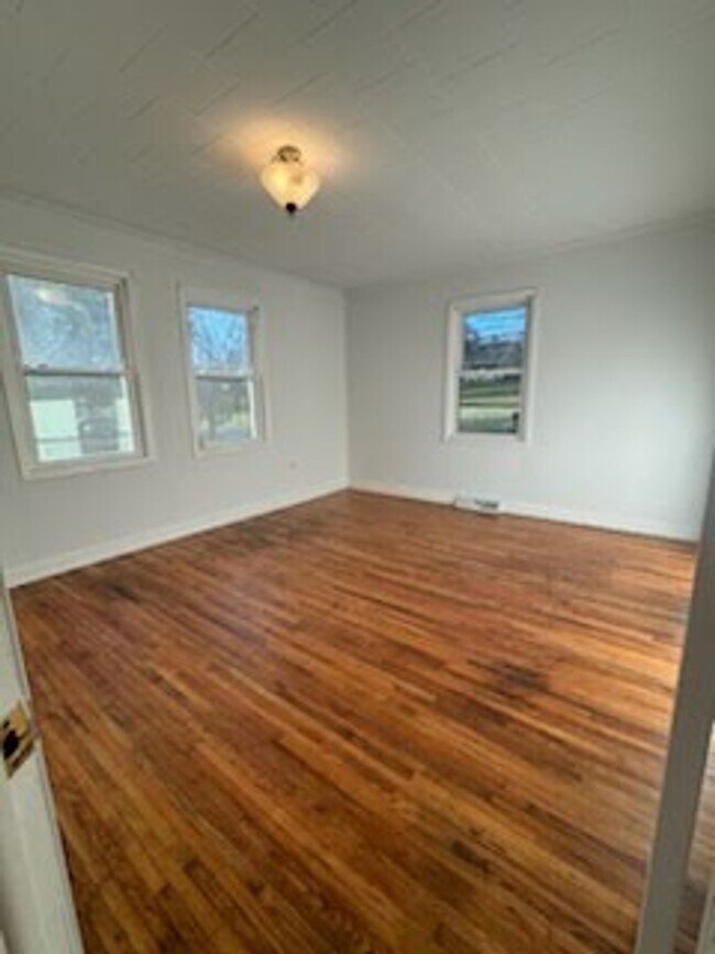 Building Photo - 505 Royal Manor Rd