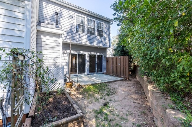 Building Photo - Beautifully Maintained Home!