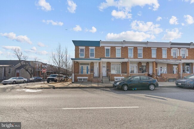 Building Photo - 3219 E Monument St